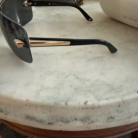 Versace unisex sunglassess - Picture 4 of 10